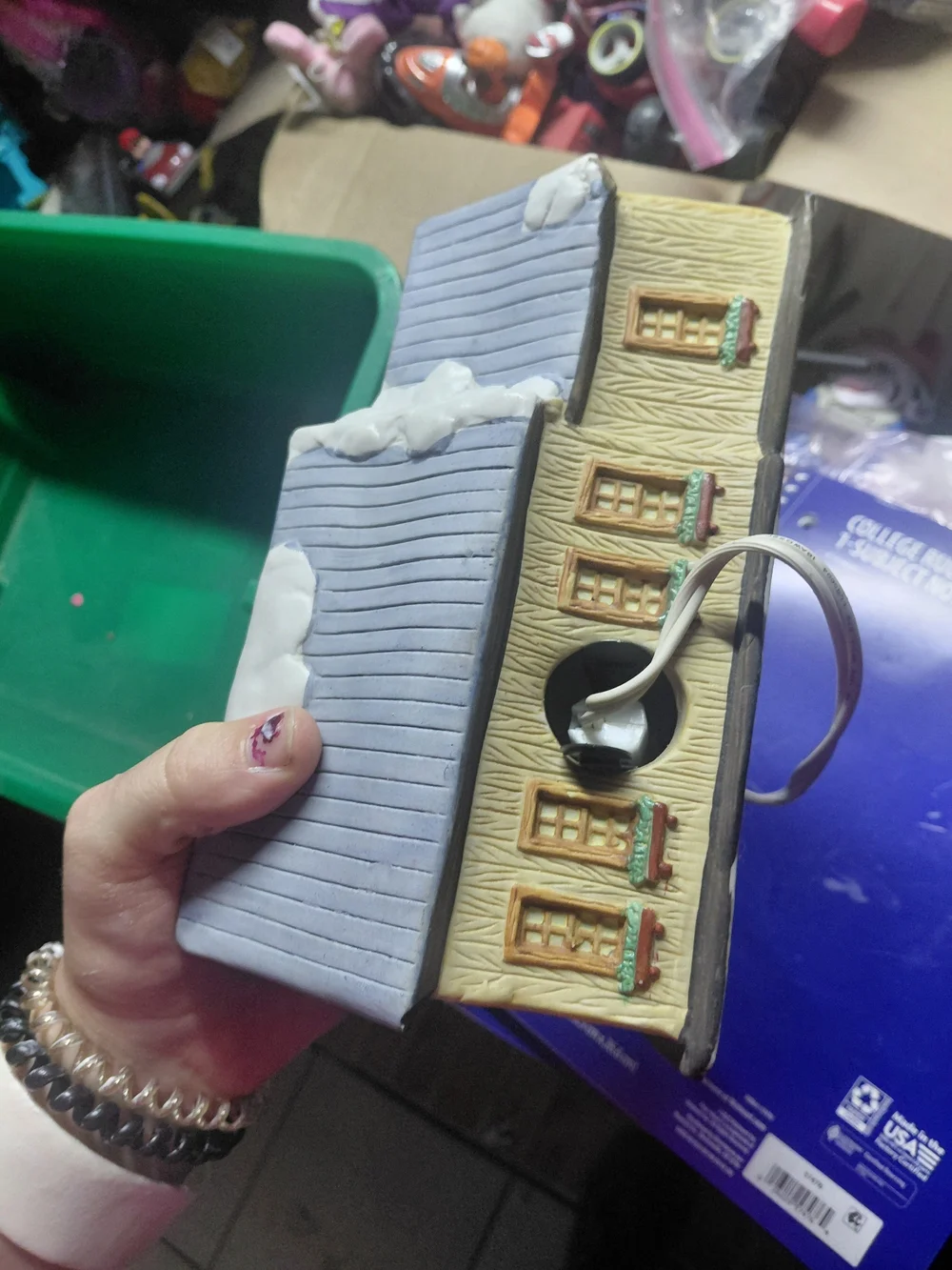 1991 Americana Porcelain Collectible Railroad Station.